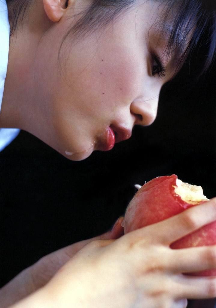 Yuika Motokariya Pagina 22 No.f1a253