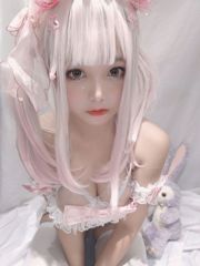 [COS Welfare] Cute Miss Sister Honey Cat Qiu - A Girl's Dream