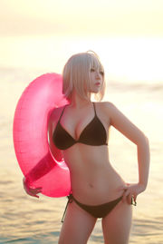 [Net Red COSER Photo] Banbanzi & Soso Sophia - Pakaian Renang Pantai